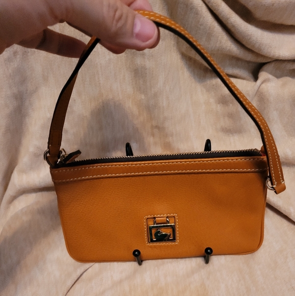 Dooney and Bourke wristlet - Picture 1 of 1